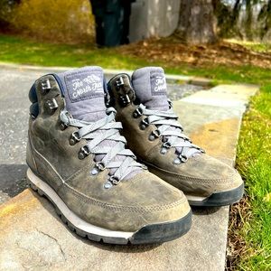 The North Face Men’s Gray Leather Hiking Boots Sz9